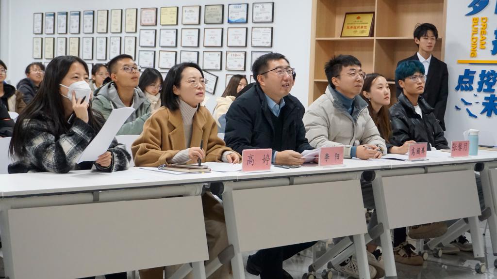 成人影片